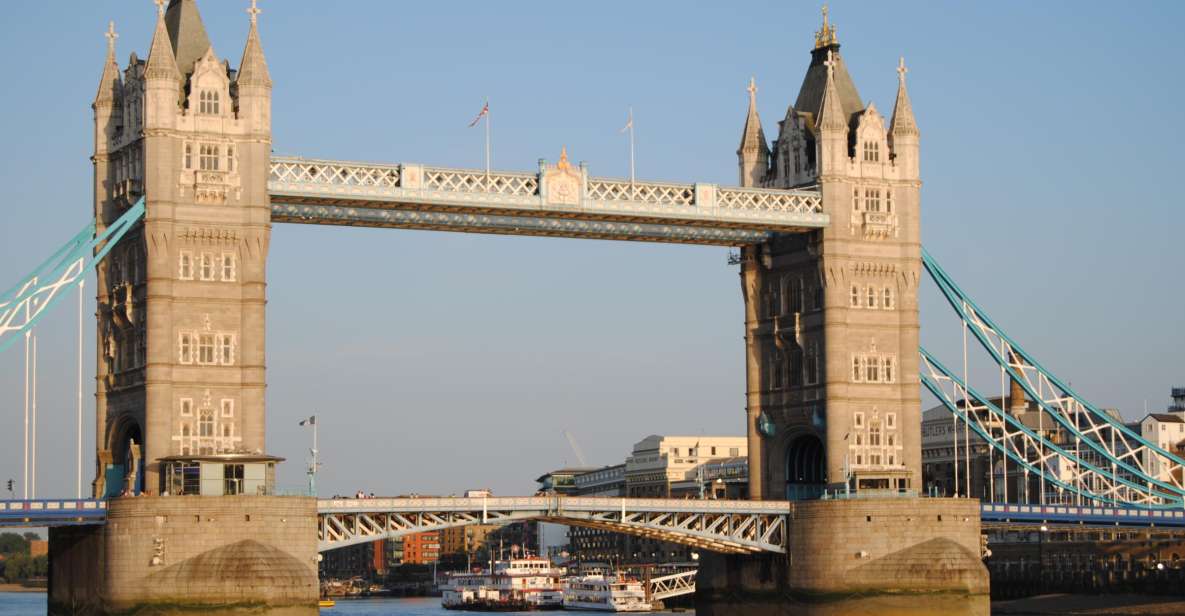 3-Hour City of London Walking Tour - The bus-to-walk setup (and why transportation is a real detail here)