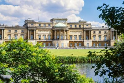 Buckingham Palace: The State Rooms Entrance Ticket - The multimedia tour: self-guided, but not guesswork