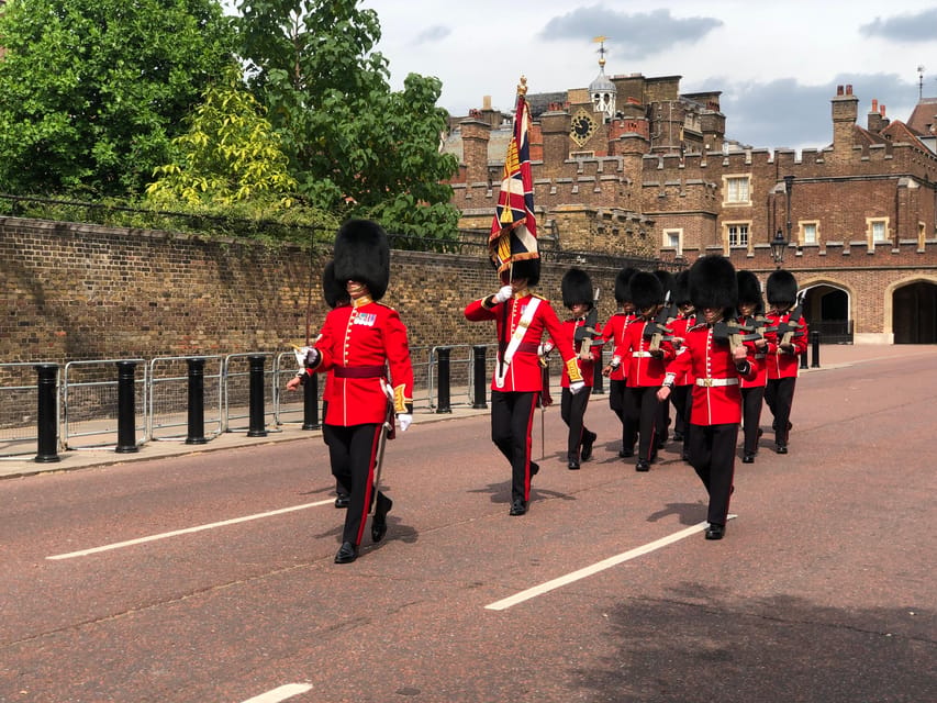 Buckingham Palace Visit and Changing of the Guard Tour - Who this tour fits best