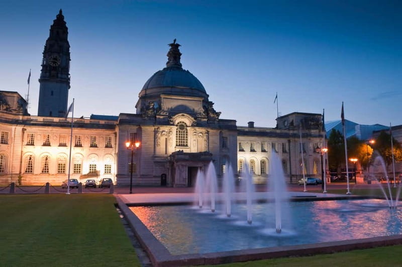 Cardiff Day Tour from London with Local Guide (Visit Wales) - From Earls Court to Cardiff: how the day starts