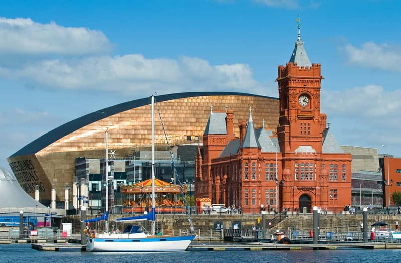 Cardiff Day Tour from London with Local Guide (Visit Wales) - Cardiff Bay lunch near the River Taff estuary