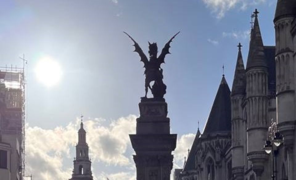 City of London Mystical and Dragons Walking Tour - Starting at Joe and the Juice: Easy Meeting, Personal-Guide Vibe, Small-Group Perks