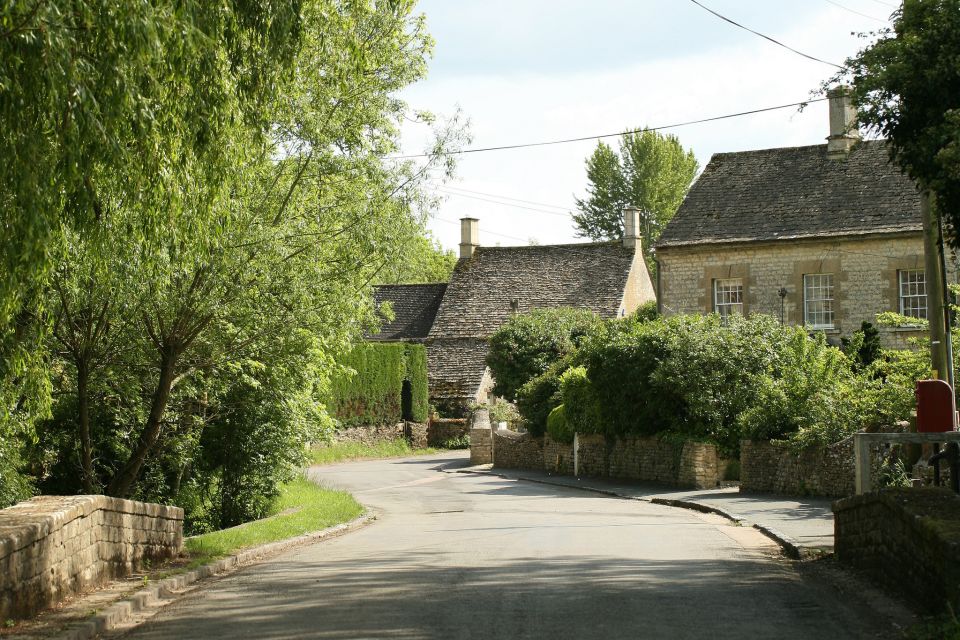 Downton Abbey Film Locations & Blenheim Palace Day Tour - Swan Inn in Swinbrook: A Downton Elopement Story Stop