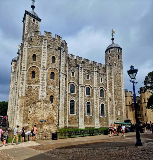 Easy Access Tower of London Royal Secrets & Scandals Tour - Key things to know before you go