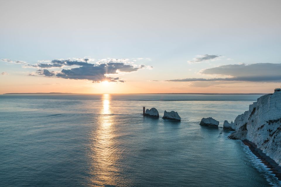 From London: 3-day Isle of Wight & the Southern Coast Tour - From London to Portsmouth: how the tour gets you moving fast