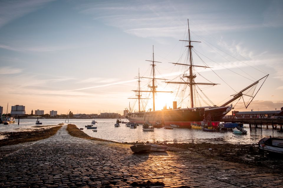 From London: 3-day Isle of Wight & the Southern Coast Tour - Small-group travel: coach size, guide energy, and timing