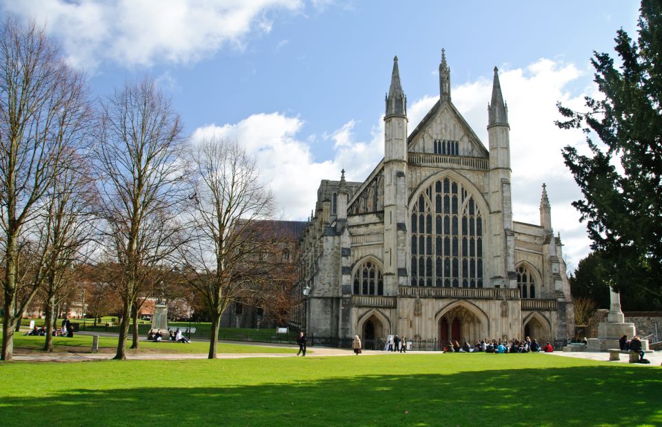 From London: 3-day Isle of Wight & the Southern Coast Tour - Quarr Abbey and Shanklin: your first taste of island character