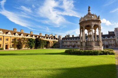 From London: Cambridge Day Trip Including Tour Guide - A local Cambridge guide helps you see more than postcards