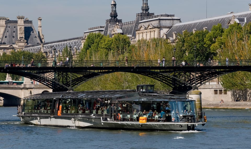 From London: Paris Tour with Sightseeing Bus & Lunch Cruise - The hop-on hop-off bus: using 1 hour without wasting it