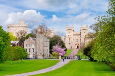 From London: Stonehenge, Windsor and Salisbury Guided Tour - How the day flows: meeting point, pacing, and where you end up