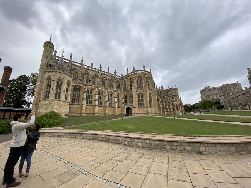 From London: Windsor Castle & Stonehenge Private Day Trip - Live Guides Make the Difference: Moe and Nick