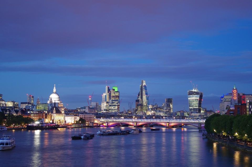 Full Day London Private Tour Including London Pass - Tower of London and Tower Bridge: fortress drama and the glass walkway