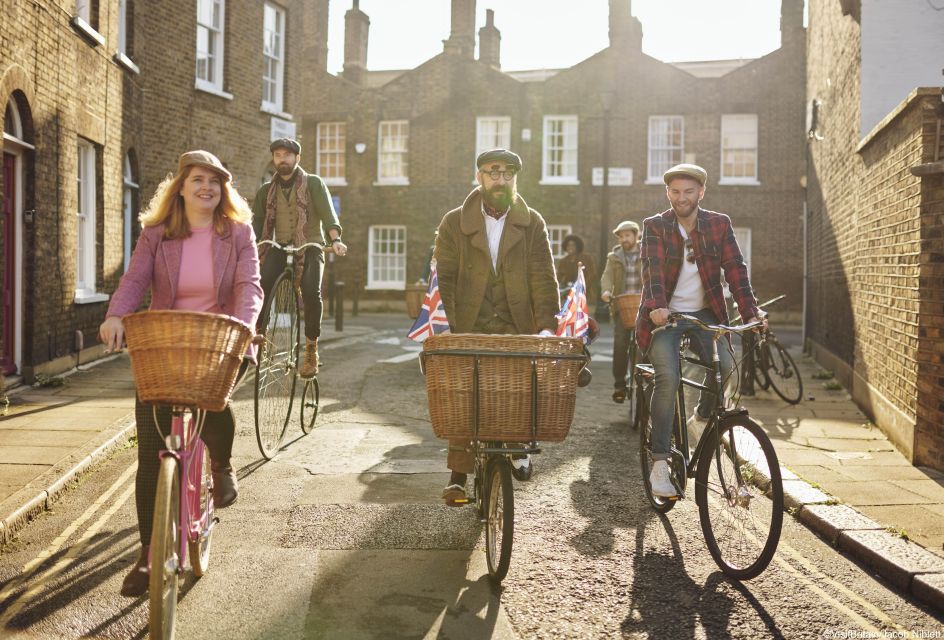 Gin Safari: Boozy London History on Two Wheels - Borough Market: when gin talk meets food-market London