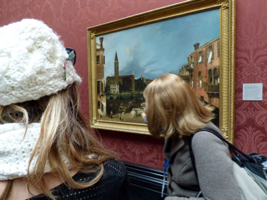 Guided Italian Tour of the National Gallery in London - The National Gallery backdrop: a museum with serious roots