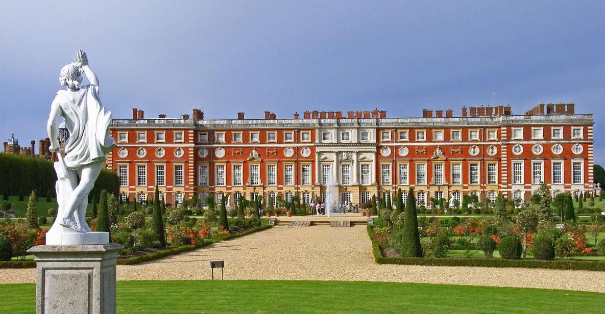 Hampton Court Palace Private tour With Fast Track Entry - A stress-free royal day starts with a chauffeur from Soho