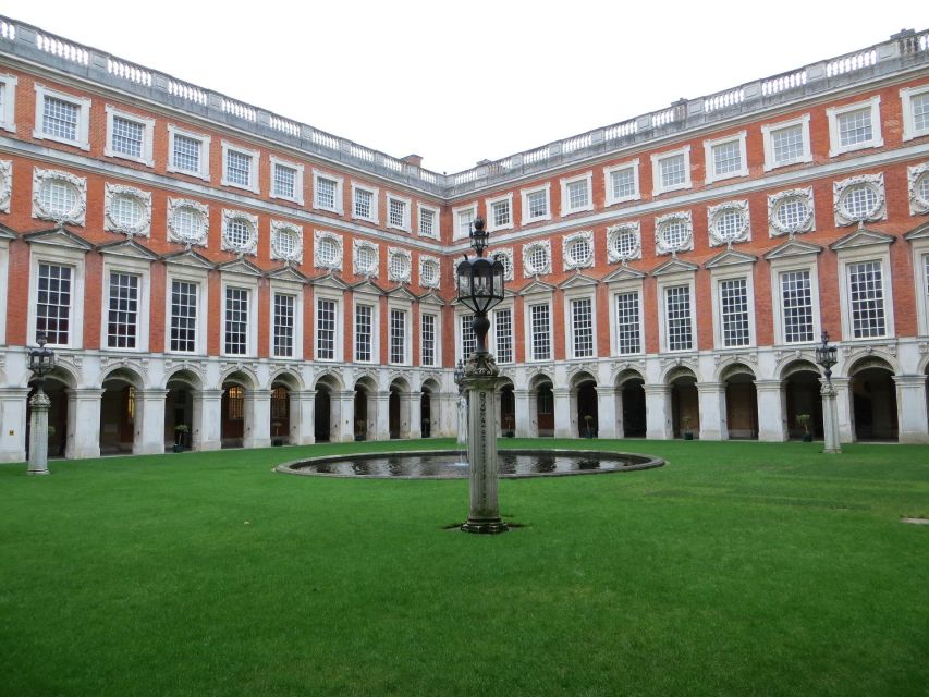 Hampton Court Palace Private tour With Fast Track Entry - Price and value: is $431 per person worth it?