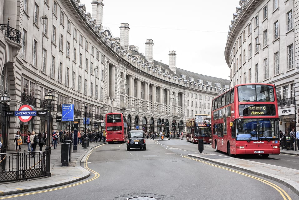 Harry Potter Private Tour of London in Spanish - Trafalgar Square, Westminster Bridge, and Big Ben without the ticket hassle