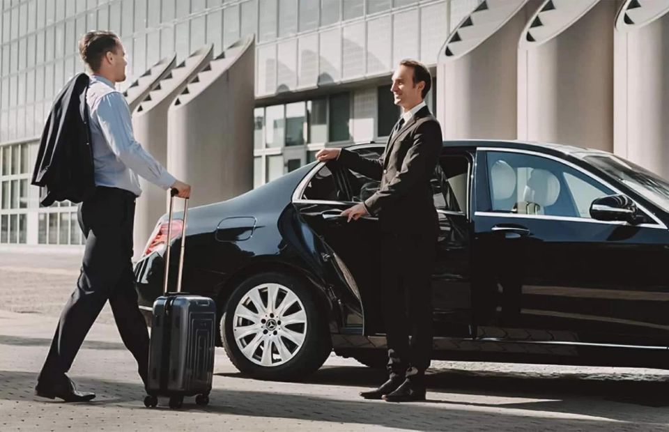 Heathrow to London taxi- Private, Comfortable Punctual. - Meet-and-greet at Heathrow: terminals, placards, and zero guesswork