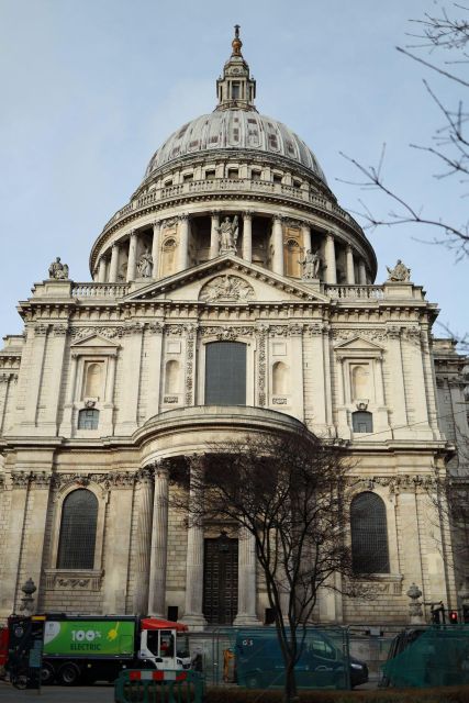 Hidden Gems Tour of the City of London - St Paul’s Cathedral: your first landmark and a strong orientation