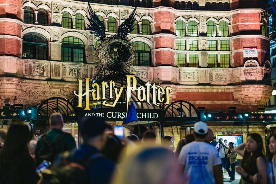 Italian Language : Original Harry Potter Walking Tour - Millennium Bridge and Whitehall: where the city’s scale kicks in