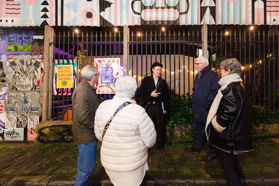 Jack the Ripper Walking Tour: Murder, Mystery, & the Women - Pub stop and period buildings: seeing 1888 in plain sight