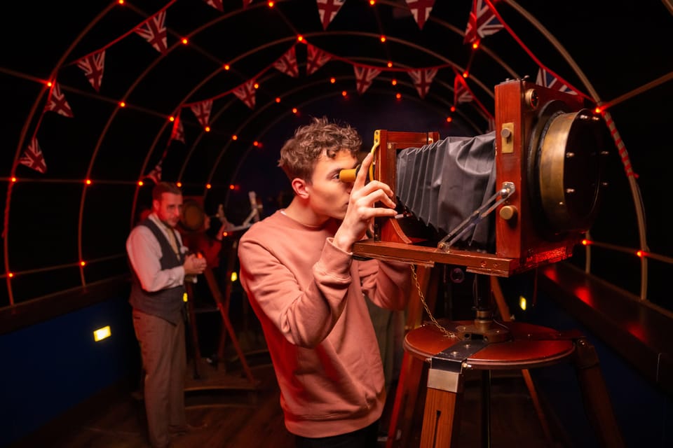 Jeff Wayne's The War of The Worlds: The Immersive Experience - The Red Weed Bar pause: a 20-minute reset that helps