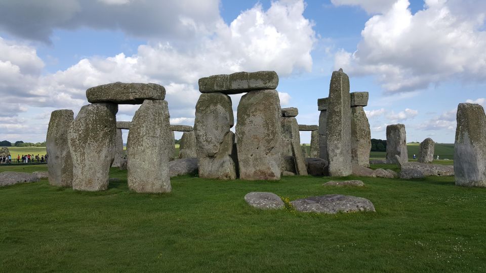 King Arthur Tour: Stonehenge, Glastonbury and Avebury - Avebury: the largest stone circle with a village you can actually walk through