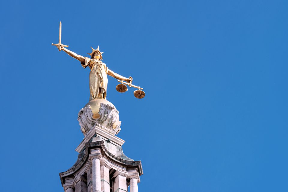 Law in London Private Tour - Old Bailey and the British Law Society: courtroom fame plus a tea break reset