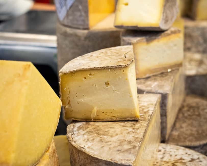Local Foodie Adventure in London: 10+dishes, drinks and more - Wine and cider stop: where the tour shifts from food to drinks