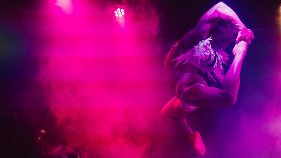 London: A Night of Theatrics! Cabaret Show - Phoenix Arts Club: the West End room where the show begins