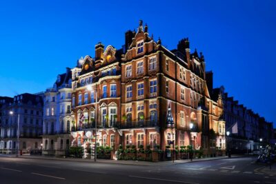 London: Afternoon Tea at The Milestone with Champagne Option - How 1.5 hours of afternoon tea actually works