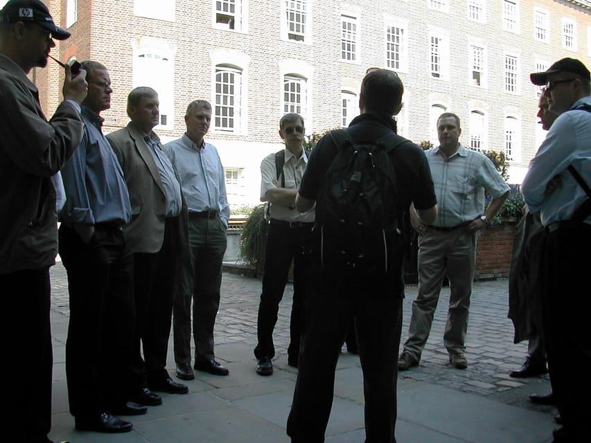 London: Beyond Jack the Ripper Serial Killers Walking Tour - Fleet Street and the press angle: why that stop isn’t random