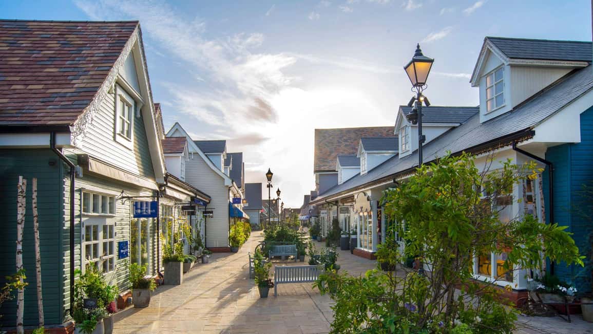 London: Bicester Village Shopping Day Trip with Coach Ride - Who This Trip Is Best For