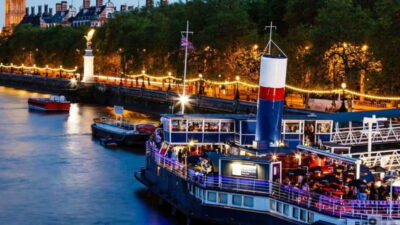 London: Boat Show Comedy Club Experience - Getting Oriented: Arrival, Seating, and the Pre-Show Zone