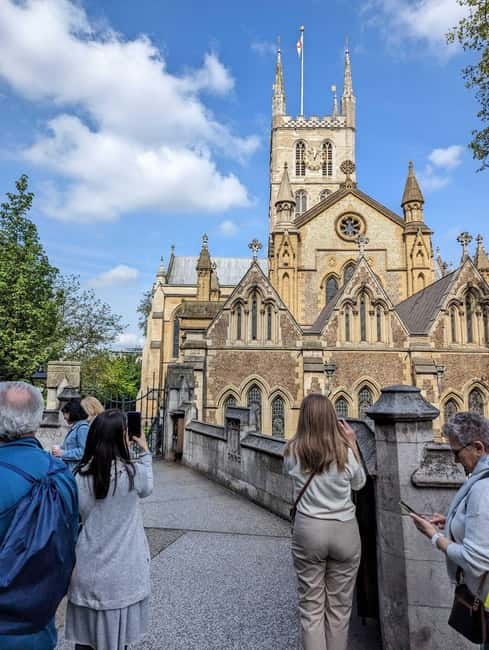 London: Borough Market Food Tour with Local Guide - Who should book this London food tour