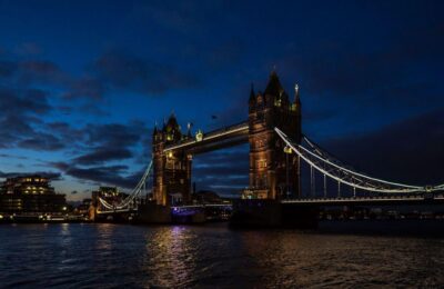 London Bridges Night Time Light Private Tour - Tower Bridge bascules: the headline view