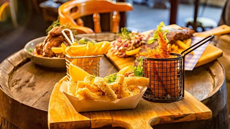 London: British Food Treasure Hunt With Gourmaze - What You Eat: A British Treat, Pub Lunch, and Classic Dessert