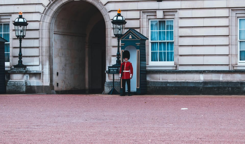 London: Buckingham Palace and Changing of the Guards Tour - Who This Tour Suits Best (And Who Might Pass)