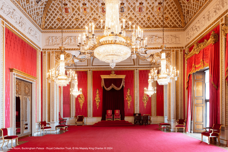 London: Buckingham Palace State Rooms & Royal Walking Tour - St James’s Park and Wellington Barracks: the royal neighborhood feel