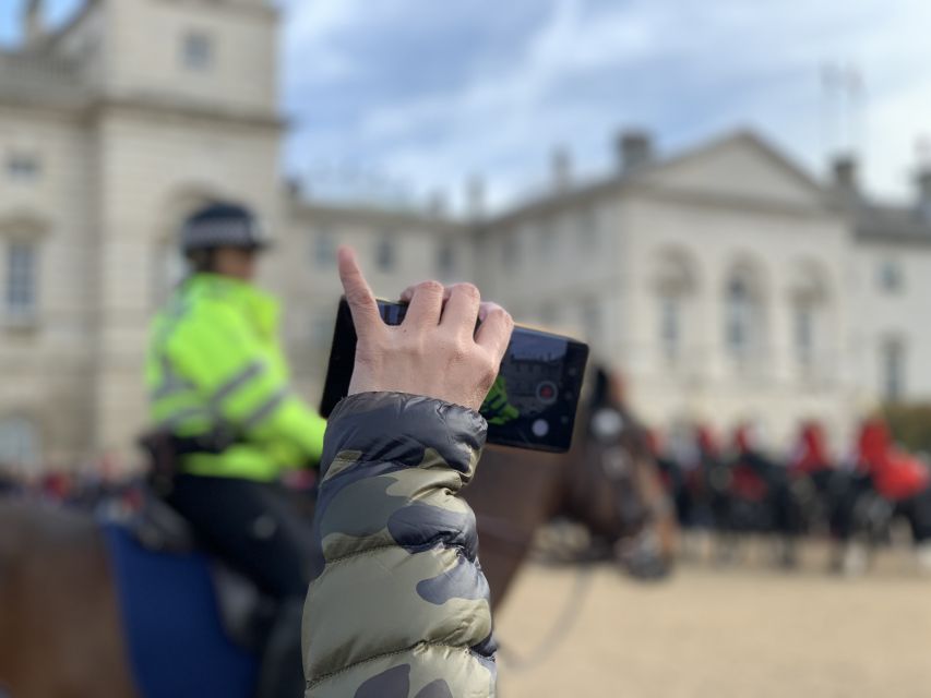 London: Changing of the Guard Private Group or Family Tour - Getting the best view without getting stuck in the wrong spot