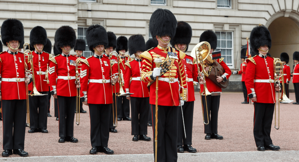 London: Changing of the Guard Walking Tour with Small Group - Buckingham Palace: what you’re really seeing (and what you’re not)
