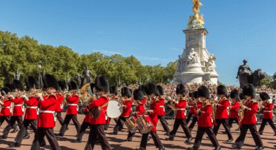 London: Changing of the Guard Walking Tour with Small Group - Meeting at The Old Star: where your tour actually begins