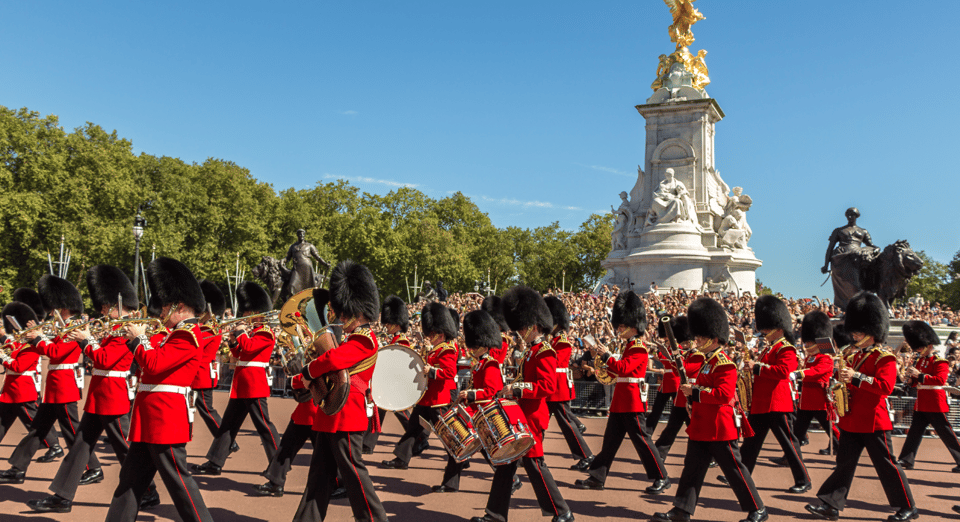 London: Changing of the Guard Walking Tour with Small Group - Meeting at The Old Star: where your tour actually begins