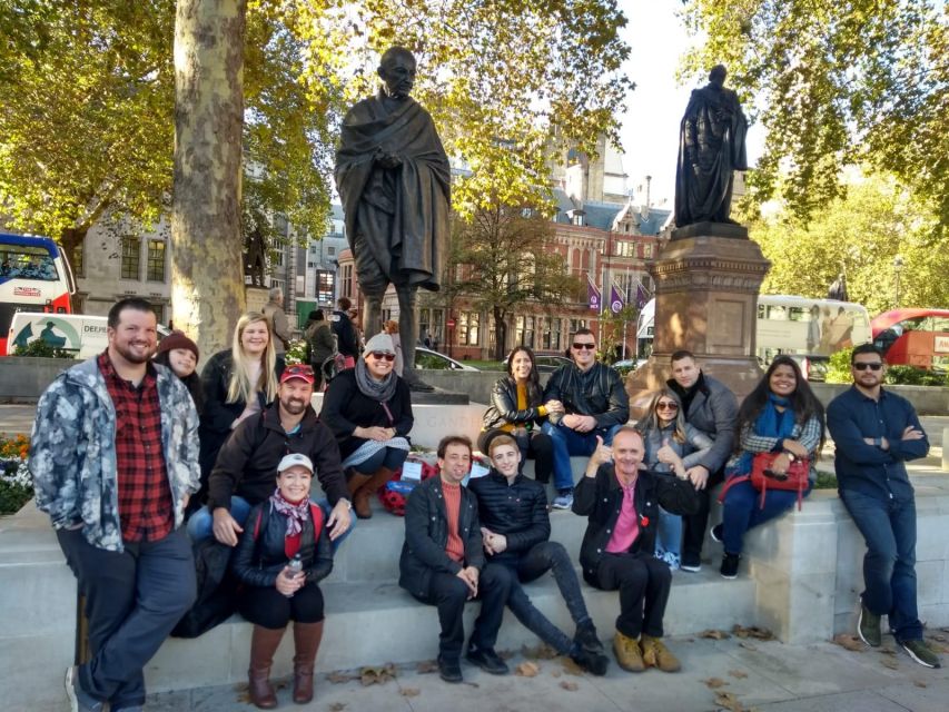 London: Changing of the Guard & Westminster Abbey - From The Ritz to Buckingham Palace: starting smart at Green Park