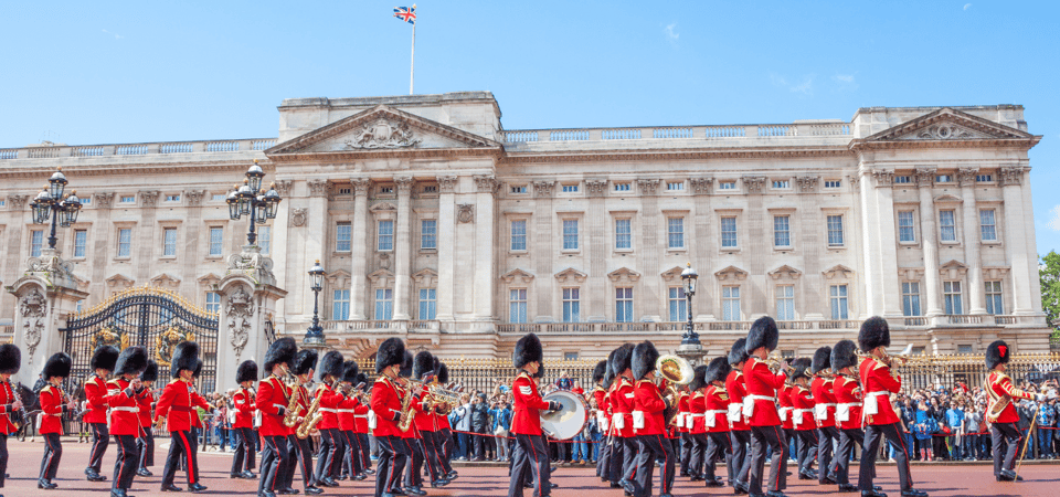 London: Changing of the Guard with a an APP - Green Park start: your 2-hour reality check