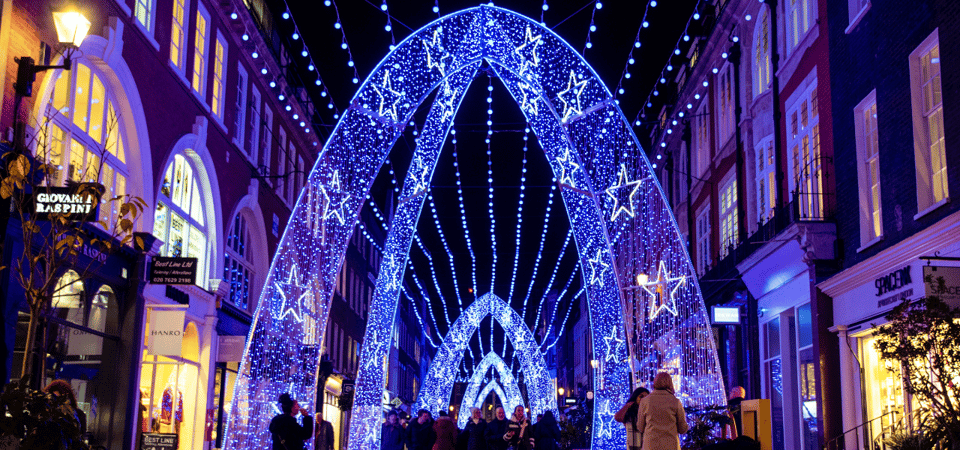 London: Christmas Lights Self Guided Walking Tour - Starting Point on the Strand: Get Your Bearings Fast