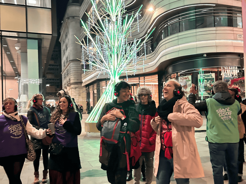 London: Christmas Lights Tour - With Christmas Music - Silent Disco Makes London’s Christmas Lights a Group Singalong