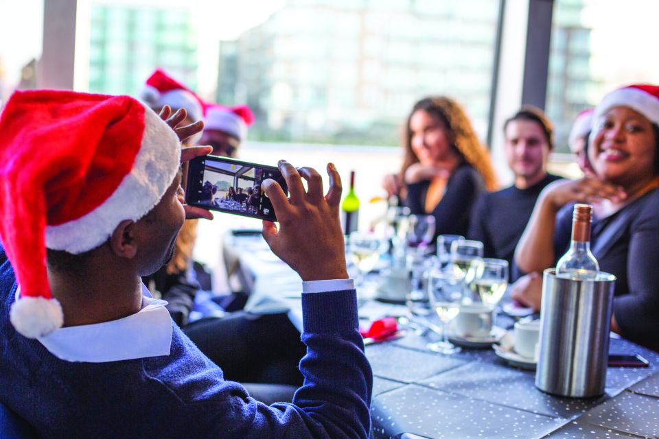London: Christmas Party Lunch Cruise - Drinks on board: what’s included and what’s not