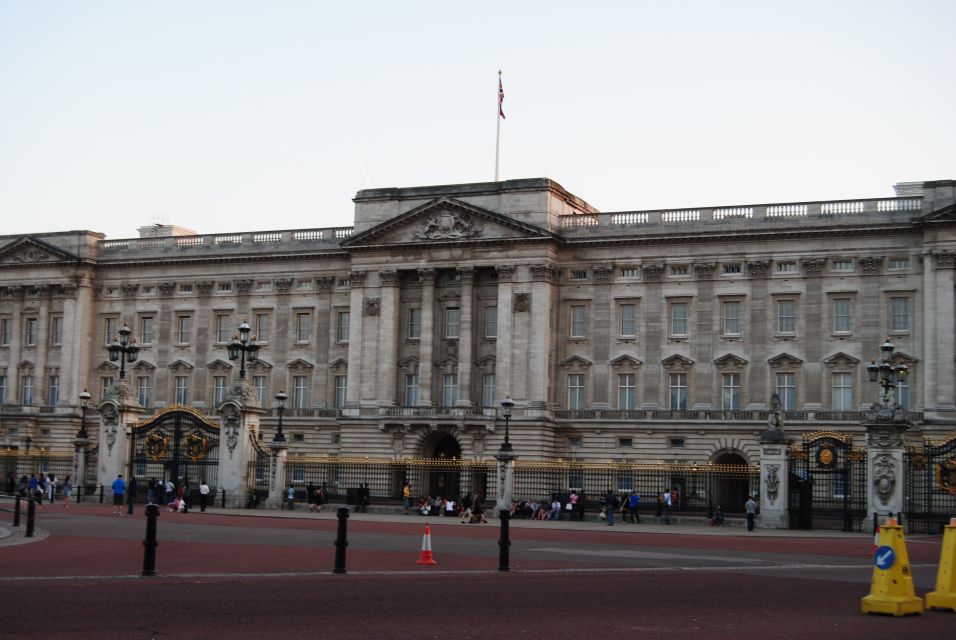 London: Customizable Walking Tour with Private Guide - Westminster Abbey: More Than a Famous Name