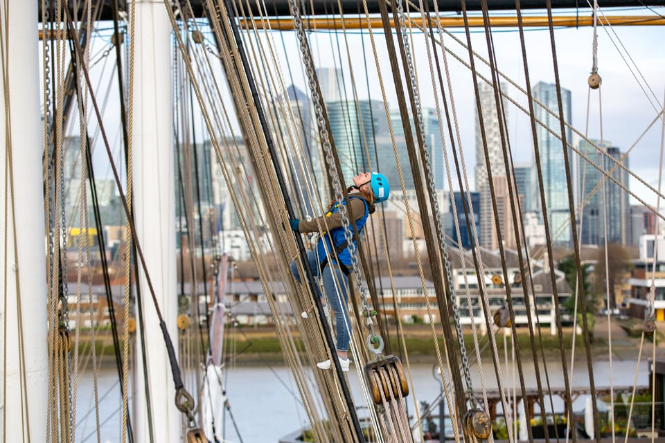 London: Cutty Sark Entry Ticket with Guided Rig Climb - Platform Views and the Lower Topsail Yard Footrope Challenge
